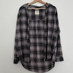 American Eagle Outfitters Black and Gray Plaid Shirt